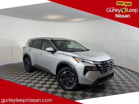 Used 2024 Nissan Rogue SV FWD image 1