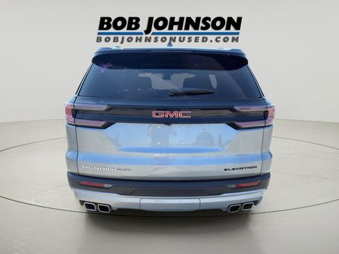 Used 2025 GMC Acadia Elevation w/ Elevation Premium Package AWD/4WD image 14