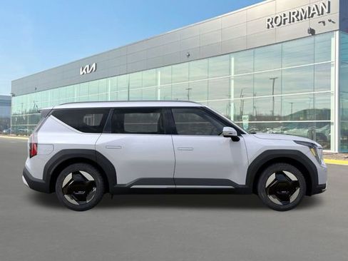 New 2026 Kia EV9 Wind image 8