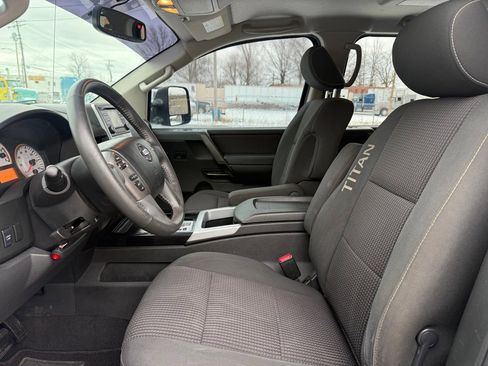 Used 2014 Nissan Titan PRO-4X image 9