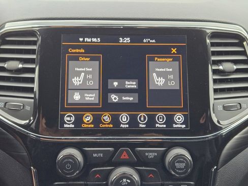 Used 2021 Jeep Grand Cherokee Laredo X AWD/4WD image 25