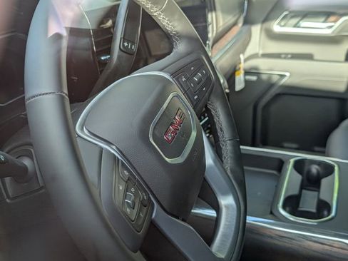 New 2025 GMC Sierra 2500 SLT AWD/4WD image 9