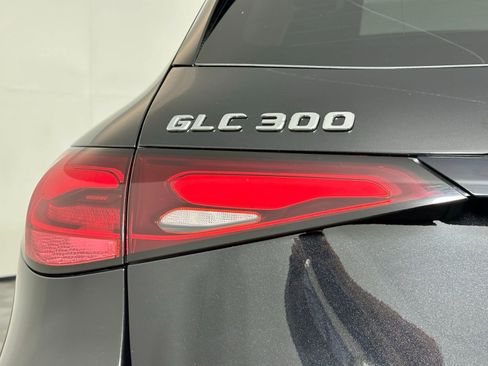 Used 2026 Mercedes-Benz GLC 300 4MATIC image 12
