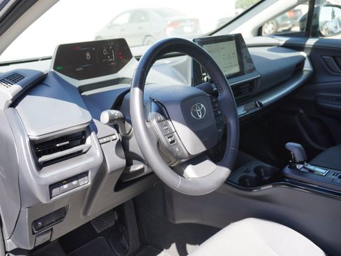 Used 2025 Toyota Prius LE FWD image 19