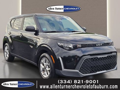 Used 2024 Kia Soul LX w/ Option Group 015 FWD image 1