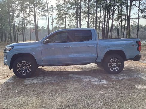 New 2025 Chevrolet Colorado Z71 w/ Technology Package AWD/4WD image 2