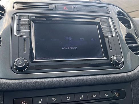 Used 2016 Volkswagen Tiguan SEL image 35