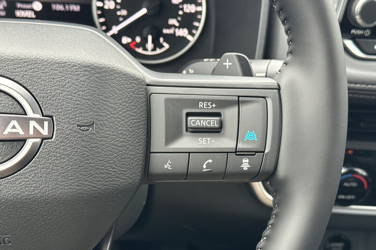 Used 2026 Nissan Rogue SV FWD image 29