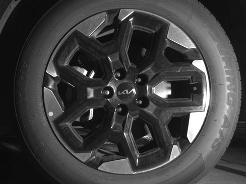 Used 2024 Kia Sorento S image 12