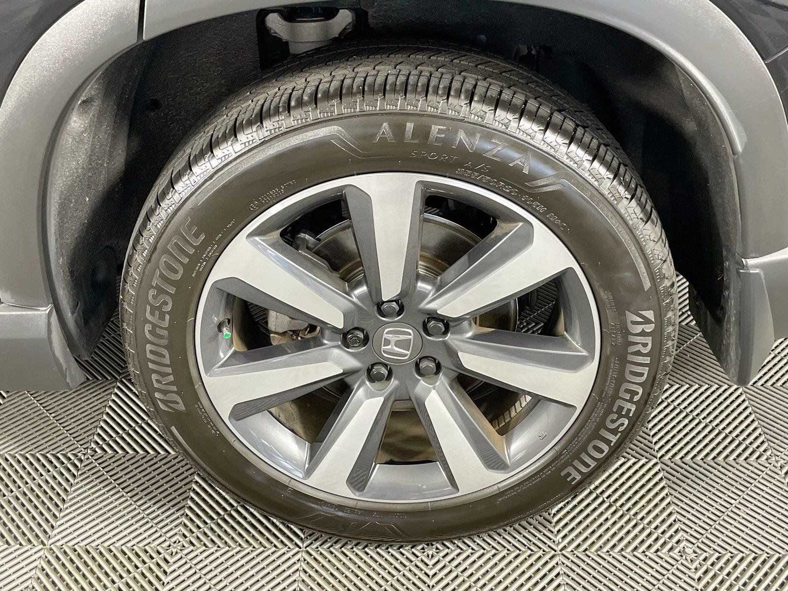 Certified 2025 Honda Pilot Touring image 38