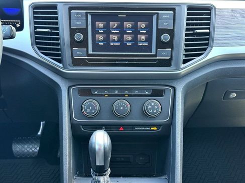 Used 2023 Volkswagen Atlas Cross Sport SE image 30