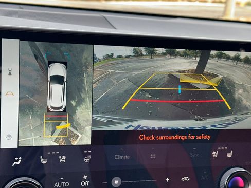 Used 2025 Lexus NX 450h+ F Sport image 25