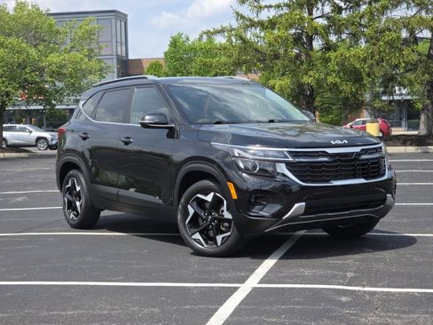 Used 2024 Kia Seltos EX AWD/4WD image 2