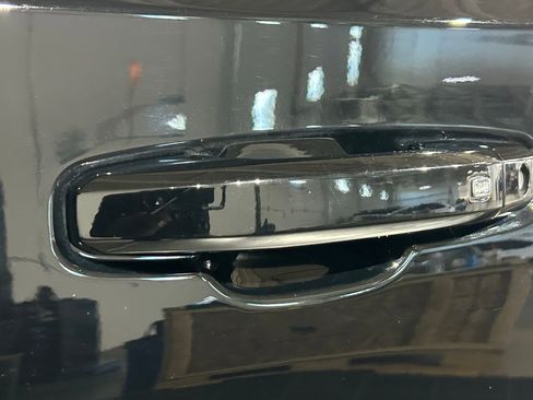 Used 2021 Chevrolet Tahoe LT w/ Rear Media and Nav Package AWD/4WD image 18