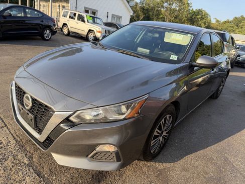 Used 2020 Nissan Altima 2.5 S FWD image 3