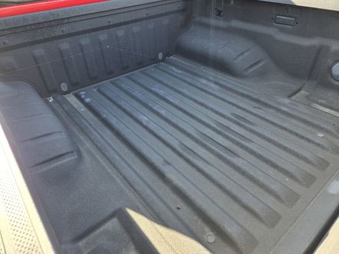 Used 2022 Nissan Frontier SV w/ Technology Package RWD image 9