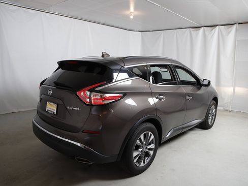 Used 2018 Nissan Murano SV image 3