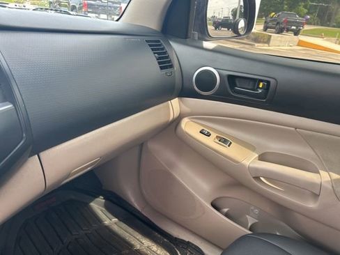 Used 2008 Toyota Tacoma PreRunner image 30