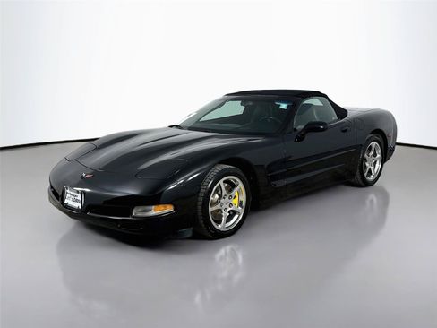 Used 2004 Chevrolet Corvette Convertible w/ Preferred Equipment Group RWD image 5