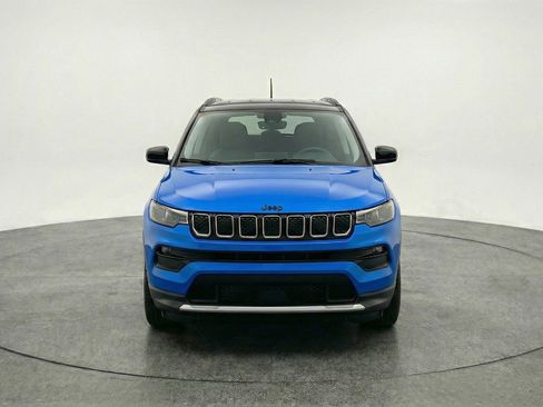 Used 2025 Jeep Compass Limited AWD/4WD image 2