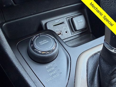 Used 2014 Jeep Cherokee Latitude w/ Comfort/Convenience Group AWD/4WD image 26