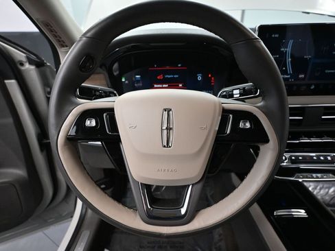 Used 2023 Lincoln Corsair Reserve image 24