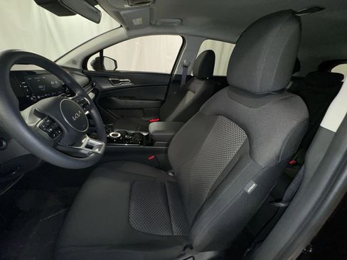 Certified 2025 Kia Sportage LX image 13