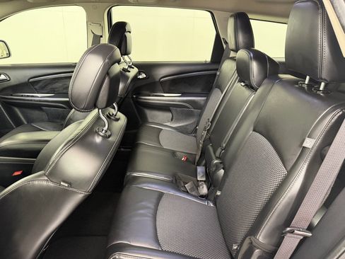 Used 2020 Dodge Journey Crossroad FWD image 18