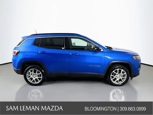 Used 2022 Jeep Compass Latitude AWD/4WD image 8