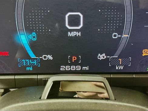 Used 2025 GMC Hummer EV 2X w/ LPO, Sport Package image 13