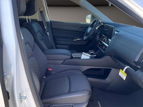 New 2026 Nissan Pathfinder SV image 10