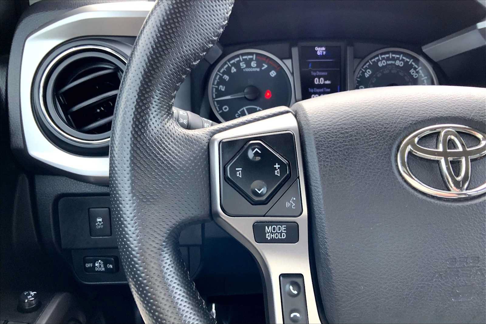 Used 2023 Toyota Tacoma SR5 AWD/4WD image 21