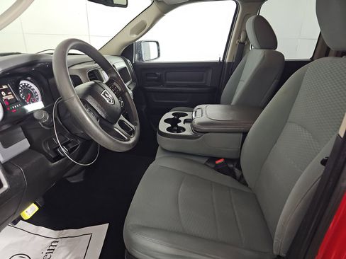 Used 2019 RAM 1500 Express AWD/4WD image 11