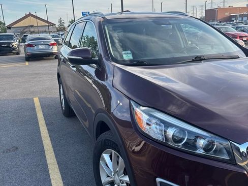 Used 2016 Kia Sorento FWD w/ LX Convenience Package image 4