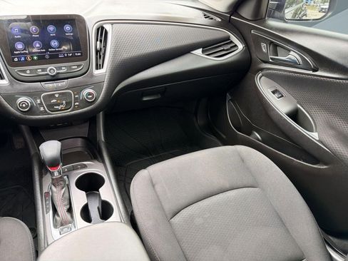 Used 2025 Chevrolet Malibu RS FWD image 28