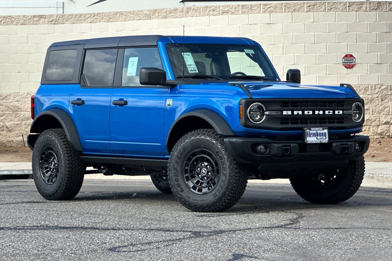 New 2026 Ford Bronco Big Bend w/ Black Diamond Package AWD/4WD image 2