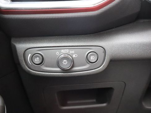 Used 2023 Chevrolet TrailBlazer RS w/ Sun and Liftgate Package image 13