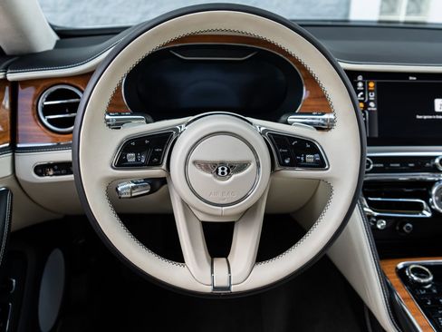 Certified 2023 Bentley Flying Spur V8 AWD/4WD image 31