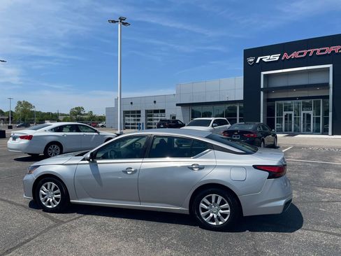 Used 2023 Nissan Altima 2.5 S FWD image 3