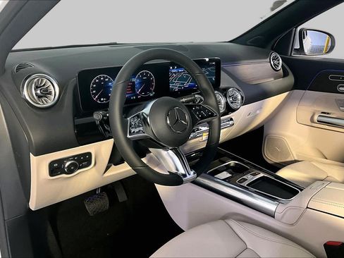 New 2026 Mercedes-Benz GLA 250 4MATIC image 9