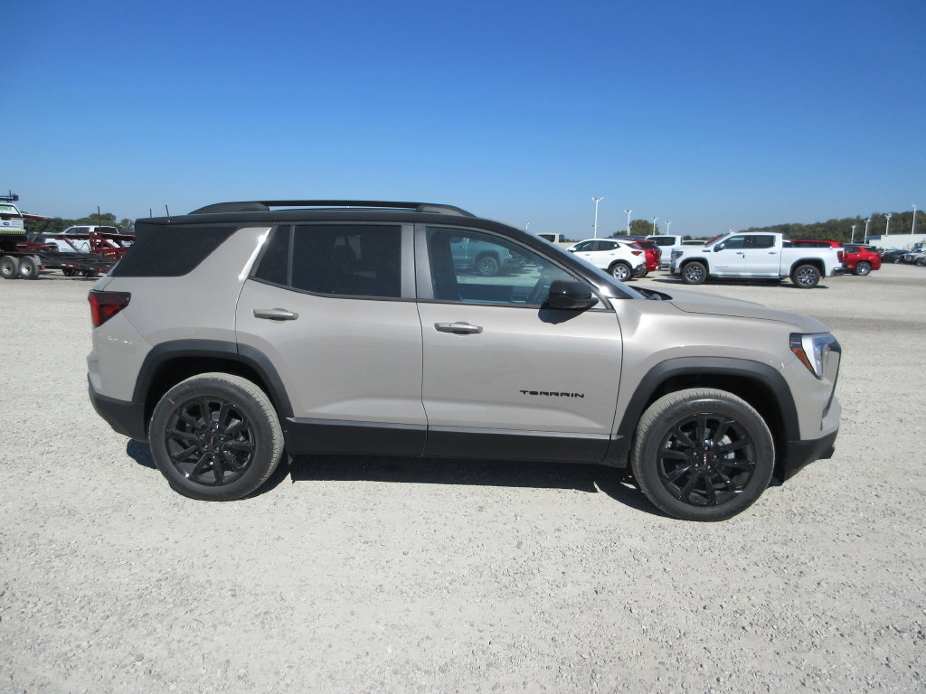 New 2027 GMC Terrain Elevation w/ Elevation Premium Package FWD image 3