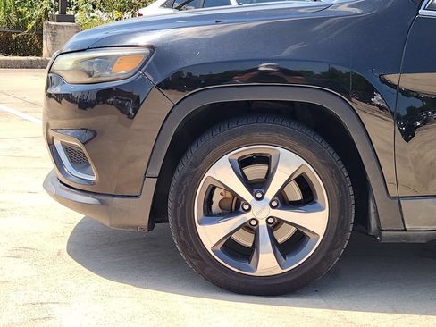 Used 2019 Jeep Cherokee Limited FWD image 10