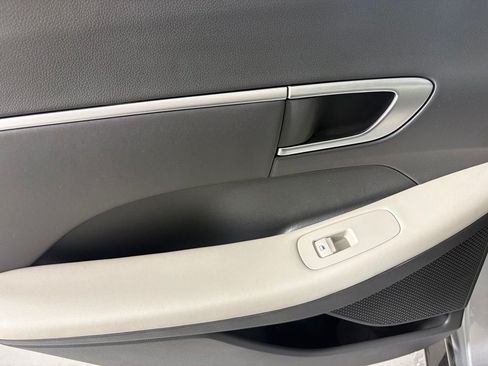 Used 2025 Hyundai Sonata SEL FWD image 35