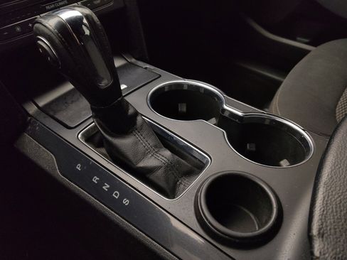 Used 2018 Ford Explorer XLT image 26