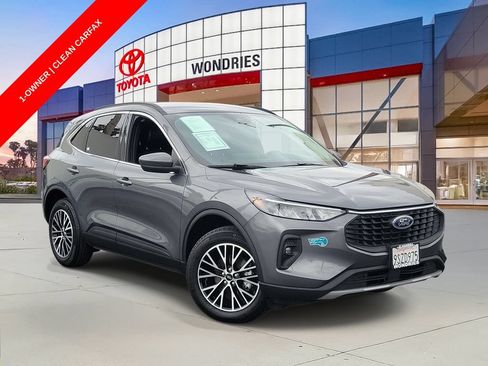 Used 2025 Ford Escape SE FWD image 1