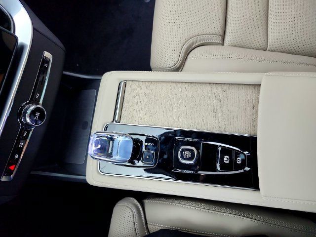 New 2027 Volvo XC90 B6 Ultra AWD/4WD image 26