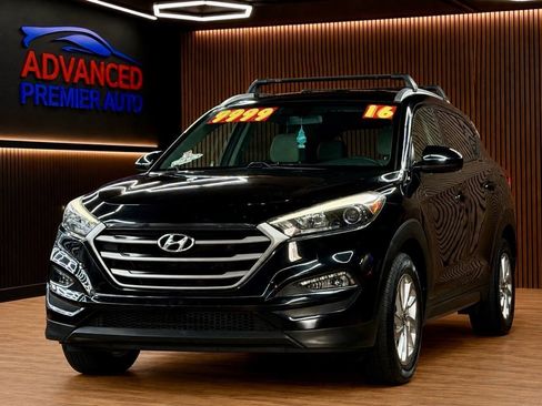 Used 2016 Hyundai Tucson SE w/ Option Group 02 FWD image 1