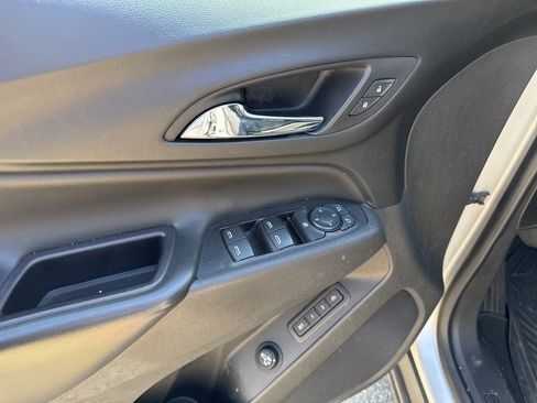 Used 2020 Chevrolet Equinox LT w/ Sport Edition image 16