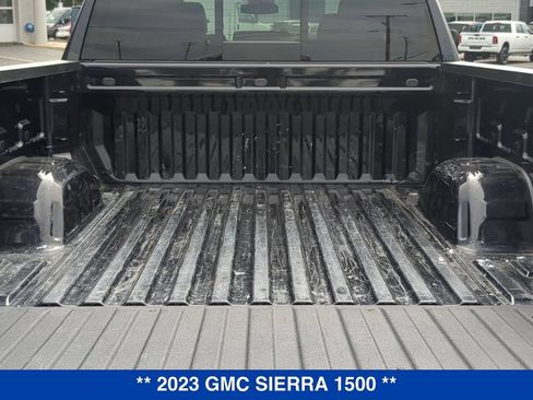 Used 2023 GMC Sierra 1500 SLT w/ SLT Premium Package AWD/4WD image 5