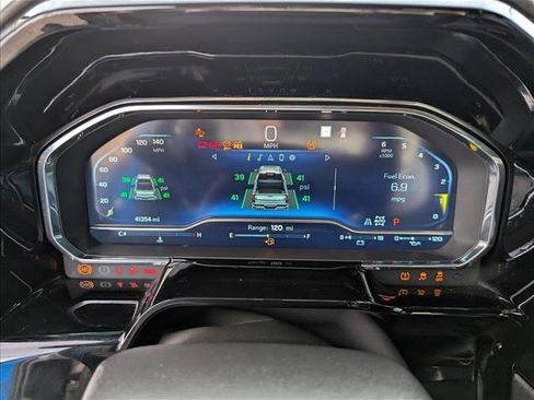 Used 2022 Chevrolet Silverado 1500 ZR2 w/ Technology Package image 10